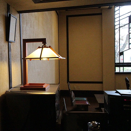 【即納】Frank Lloyd Wright（フランクロイドライト）テーブル照明 TALIESIN 1 MINI（タリアセン） ウォルナット商品画像