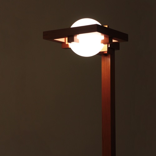 【即納】Frank Lloyd Wright（フランクロイドライト）フロア照明 ROBIE 1 MINI FLOOR（ロビー）商品画像