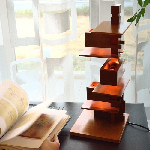 【即納】Frank Lloyd Wright（フランクロイドライト）テーブル照明 TALIESIN4  オーク商品画像