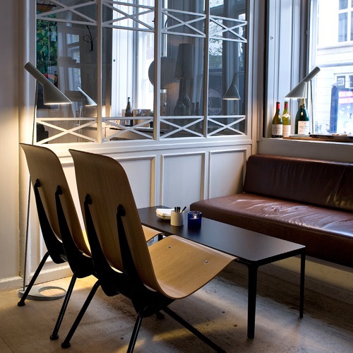 【予約注文】Louis Poulsen（ルイスポールセン） テーブル照明 AJ Table ホワイト商品画像