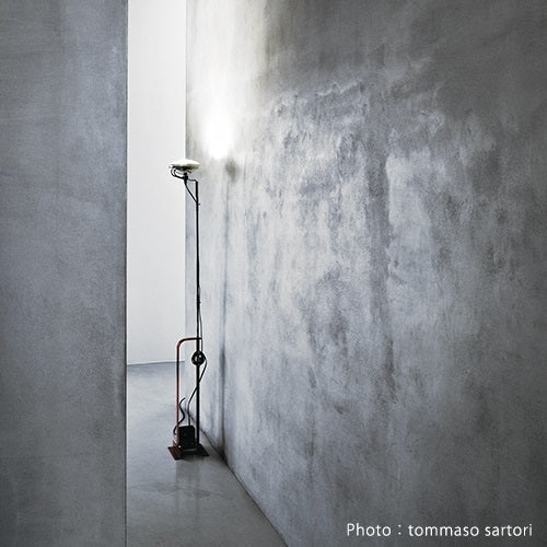 FLOS(フロス)Toio ホワイト H1580〜1950mm