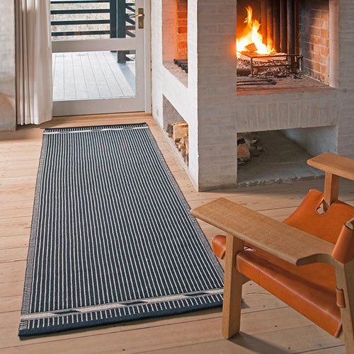 VIBEKE KLINT RUG VK-3 0.8×2.4m ブラック × ホワイト ブラック/ホワイト 約W800mm