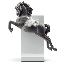 Lladro（リヤドロ）「Re-Deco（リ・デコ）HORSE ON PIROUETTE（挑戦）」[610A08720]