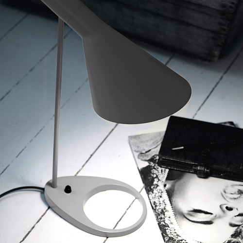 【予約注文】Louis Poulsen（ルイスポールセン） テーブル照明 AJ Table ホワイト商品画像