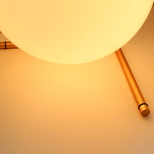 FLOS（フロス）テーブル照明 IC LIGHTS T2 ゴールド（専用ランプ）商品画像
