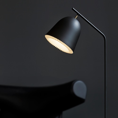 【廃番】LE KLINT（レ・クリント）フロア照明 Cache Floor Lamp（キャシェ フロアランプ）ブラック商品画像