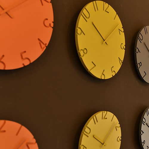Lemnos（レムノス）掛時計 CARVED COLORED（カーヴド カラード）Φ305mm オレンジ商品画像