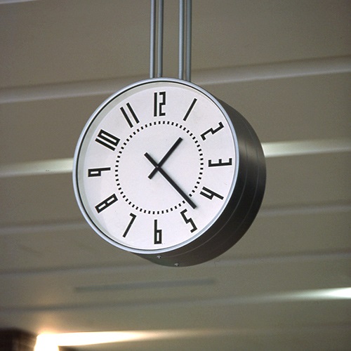 Lemnos（レムノス）置時計 eki clock S（エキ クロック エス） ホワイト | 置時計 | の通販「ヤマギワオンラインストア」