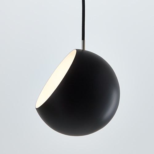 NYTA（ニュイタ）ペンダント照明 Tilt Globe（ティルトグローブ）黒シェード+黒コード（ランプ別売）商品画像
