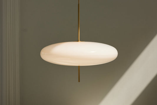 イタリア照明の伝説的傑作が特別仕様でリリース