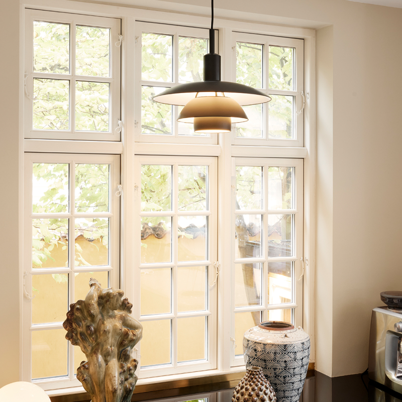 Louis Poulsen(ルイスポールセン)PH5/5 Pendant メタルブラック/乳白 Louis Poulsen(ルイスポールセン)PH5/5 Pendant メタルブラック/乳白