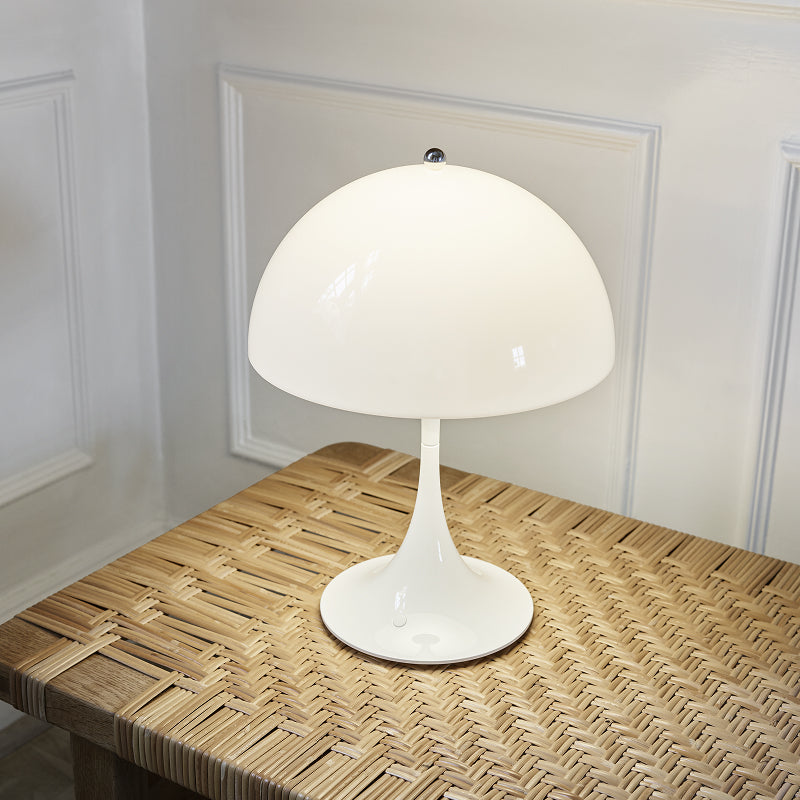 ルイスポールセン Panthella Portable ホワイト　リプロダクト品 ルイスポールセン Panthella Portable リプロダクト ホワイト ルイス