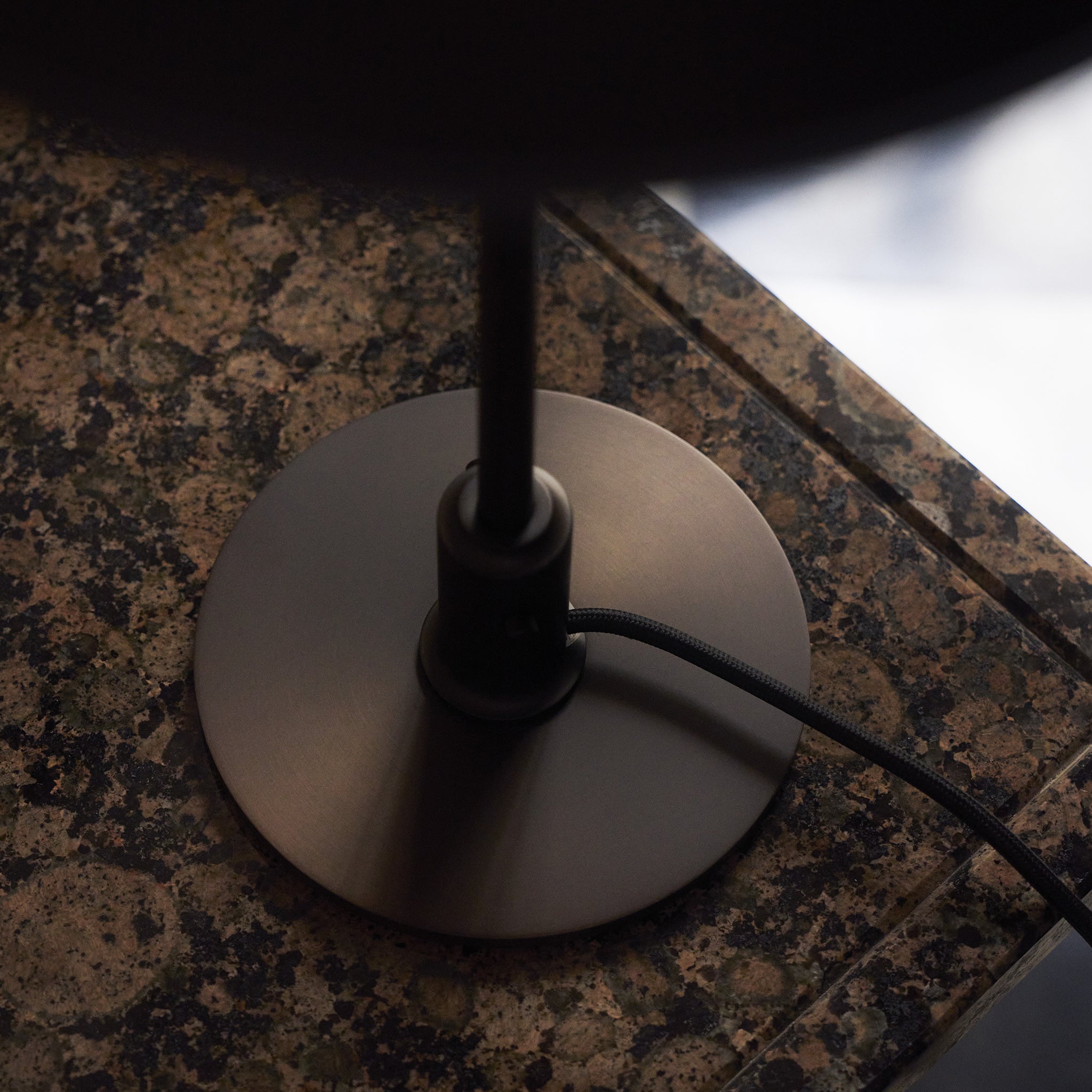 Louis Poulsen（ルイスポールセン）PH 3/2 Aged Brass Opal Table Lamp