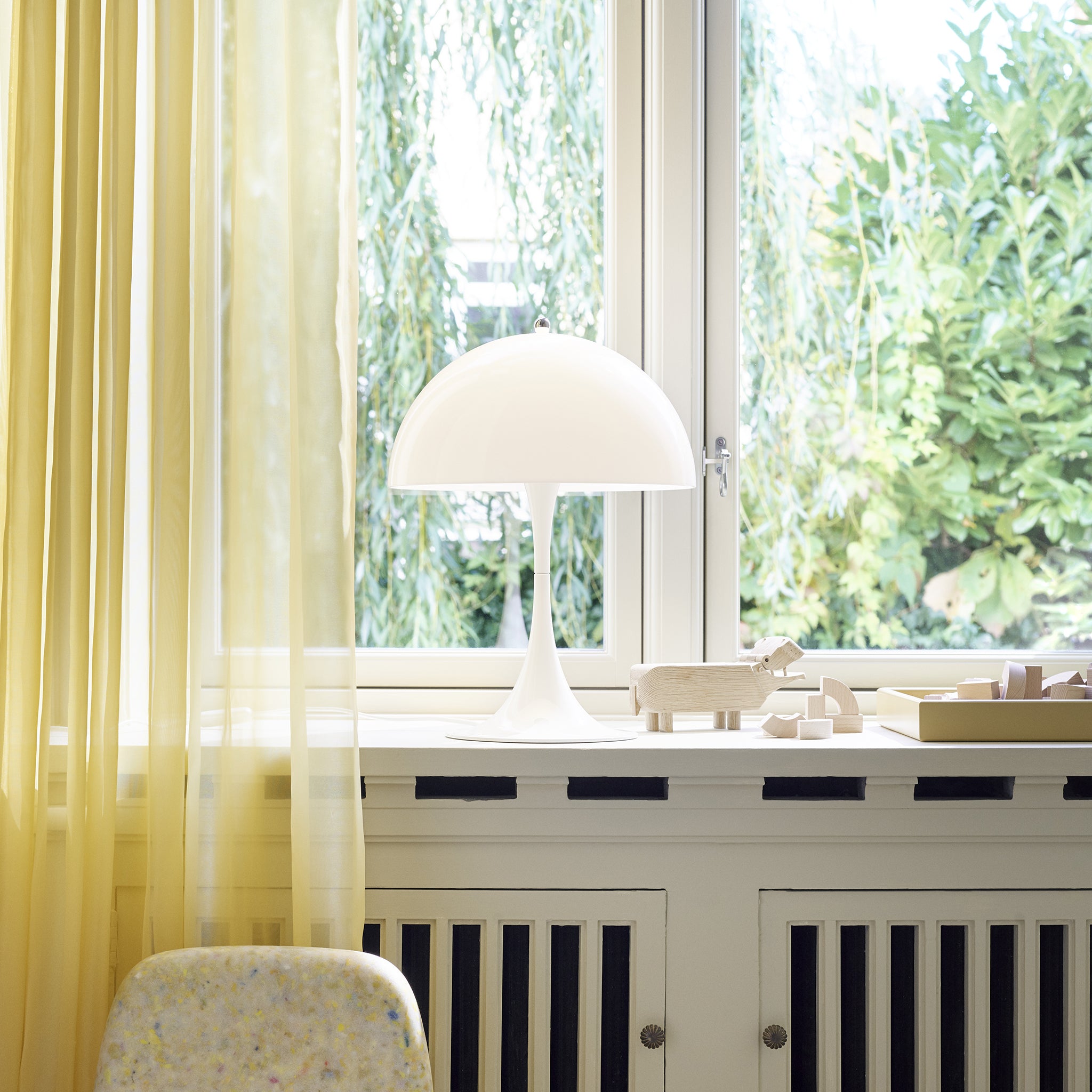 Louis Poulsen（ルイスポールセン）Panthella 320 Table Lamp V2