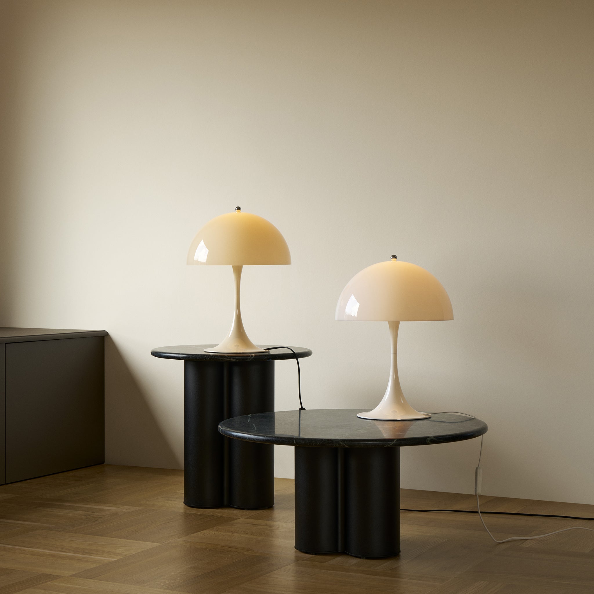 Louis Poulsen（ルイスポールセン）Panthella 320 Table Lamp V2