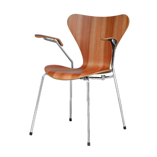 【廃番】Fritz Hansen「Series 7（セブンチェア）」アームチェア チェリー[7973207CN]