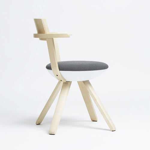 Rival Chair ナチュラルラッカー/ブラックニット SH460mm