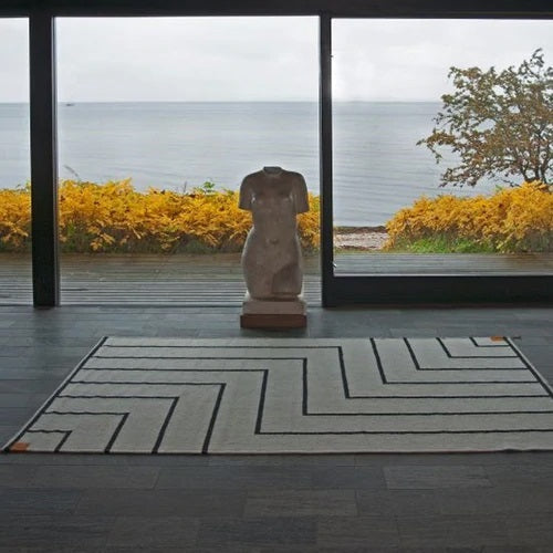 VIBEKE KLINT RUG VK-1 1.6×2.5m ホワイト × ブラック ホワイト