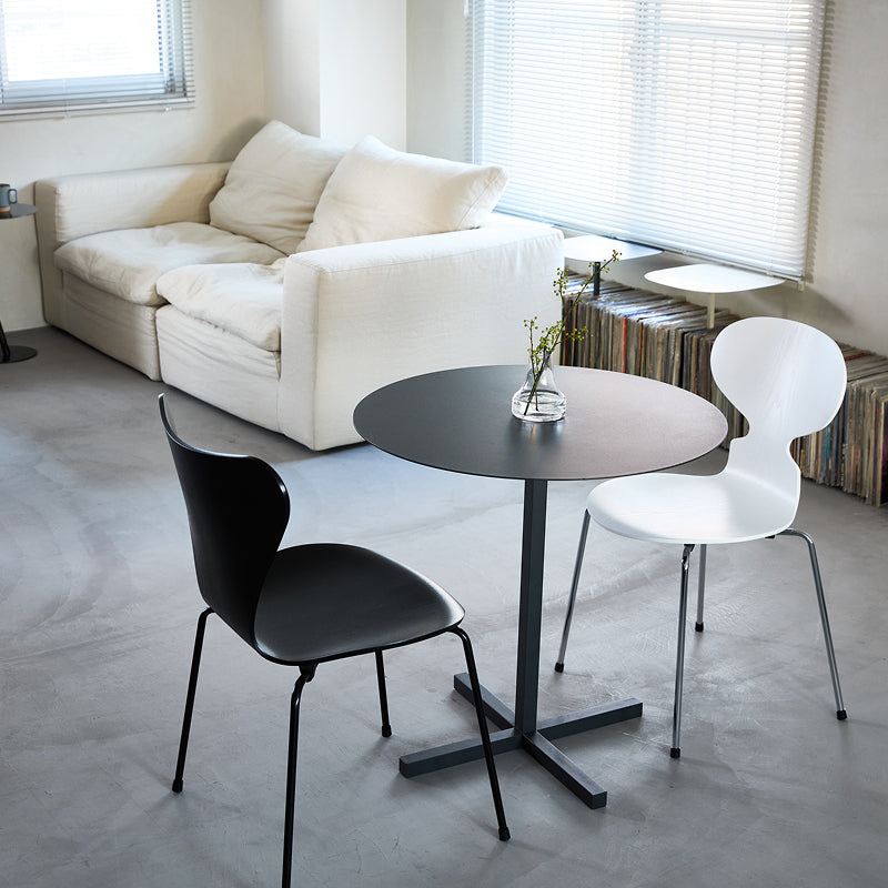 SOLID STEEL DINER TABLE ROUND ダークグレー H700mm - YAMAGIWA