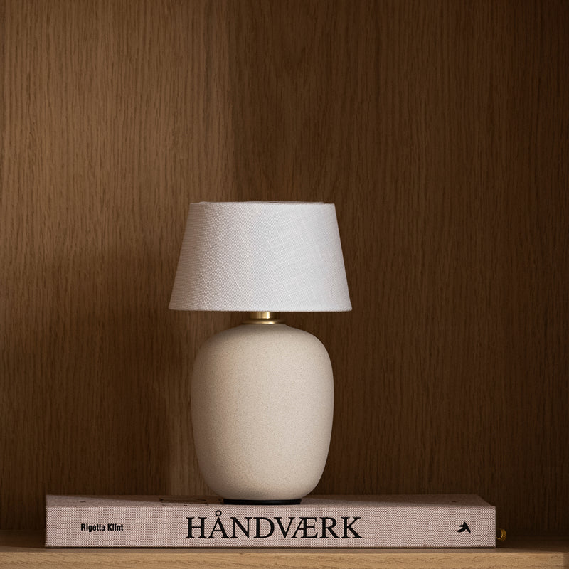 Torso Portable Lamp サンド H200mm - YAMAGIWA OnlineStore