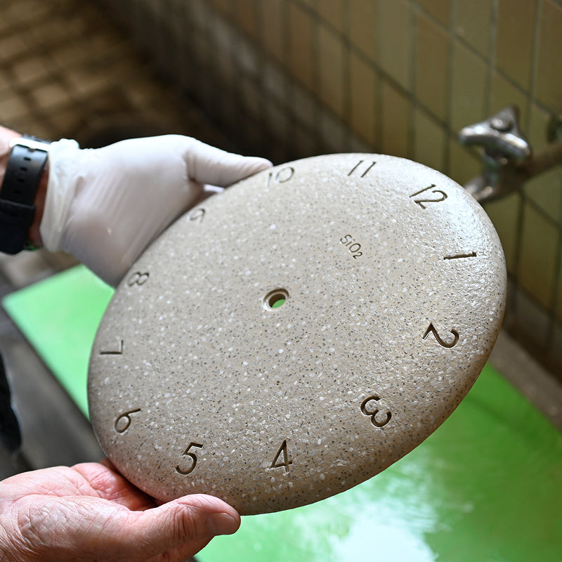 珪藻土の時計（洗い出し） グレー Φ255mm - YAMAGIWA OnlineStore
