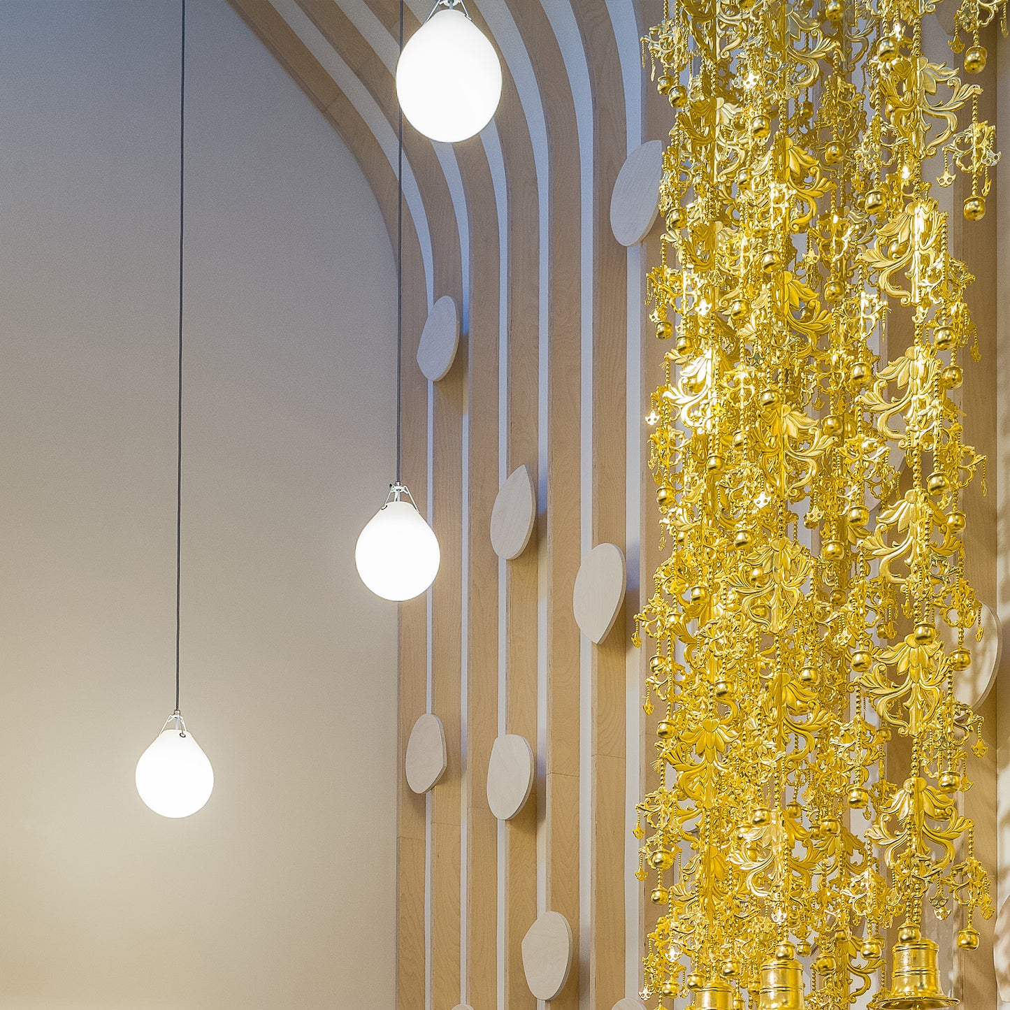 Louis Poulsen（ルイスポールセン）MOSER ホワイト Φ185mm