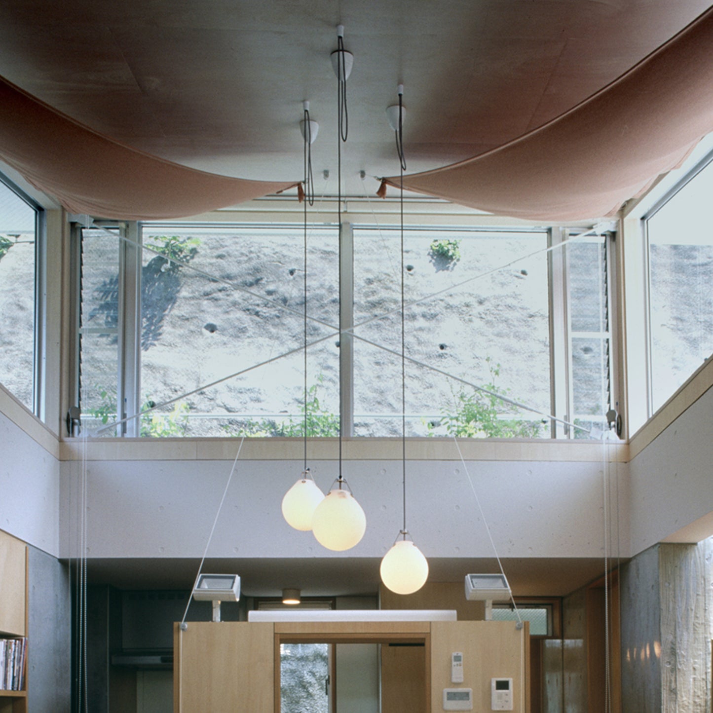 Louis Poulsen（ルイスポールセン）MOSER ホワイト Φ205mm