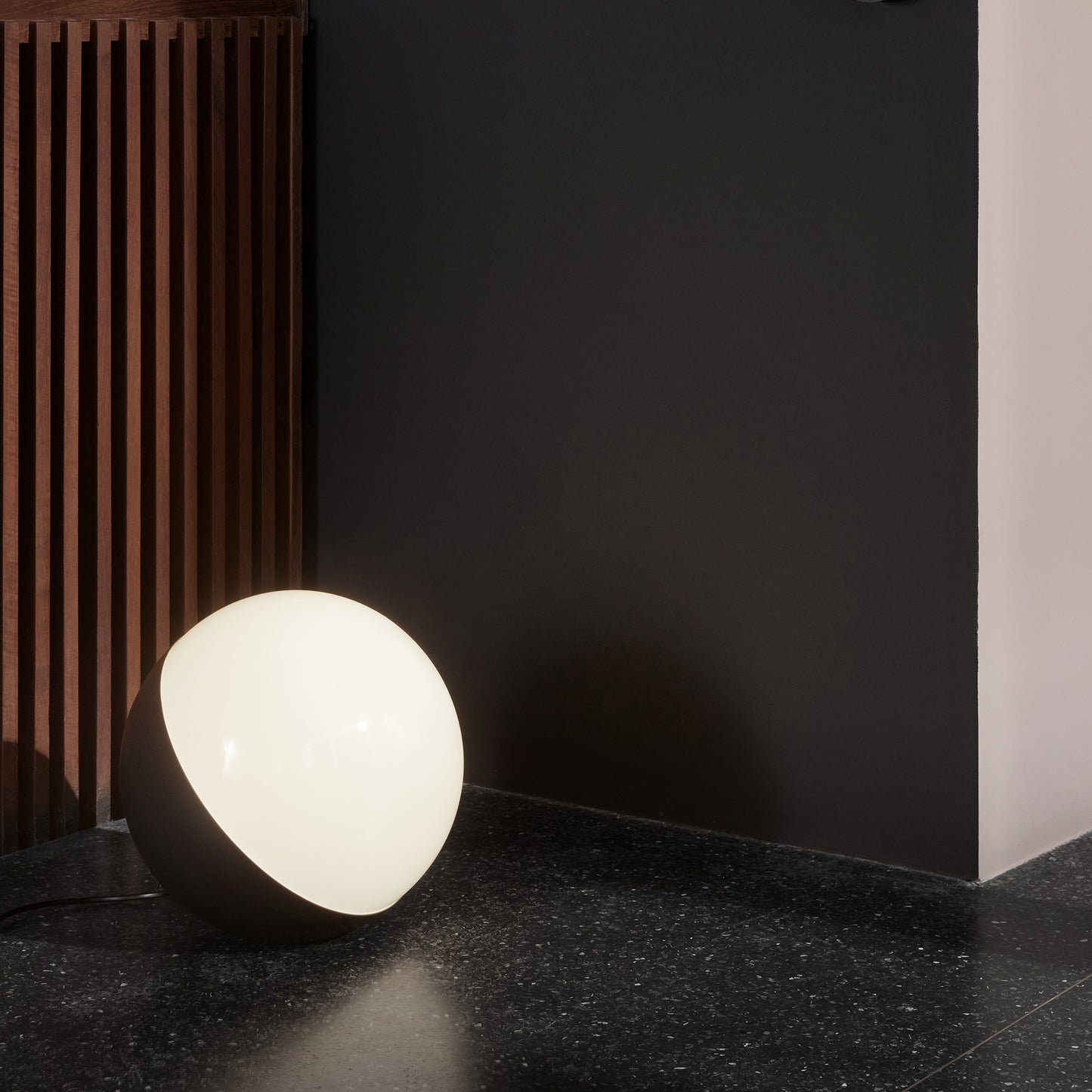 Louis Poulsen（ルイスポールセン）VL Studio ブラック Φ320mm